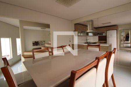 Casa à venda com 240m², 3 quartos e 4 vagasCozinha e sala de jantar