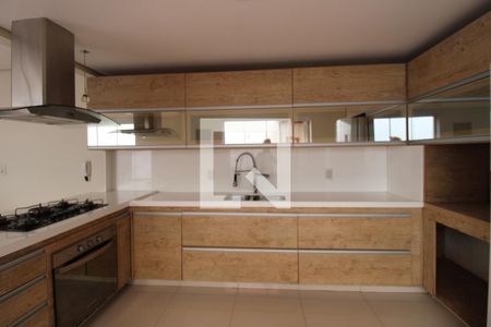 Casa à venda com 240m², 3 quartos e 4 vagasCozinha e sala de jantar