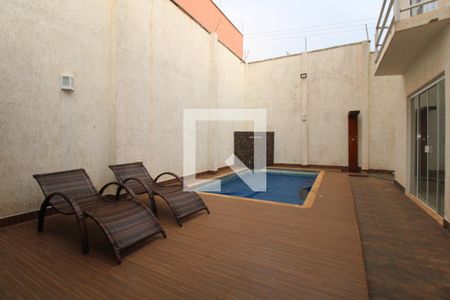 Casa à venda com 240m², 3 quartos e 4 vagasQuintal