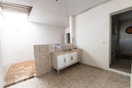Cozinha e Sala de casa para alugar com 2 quartos, 40m² em Vila Santo Estevão, São Paulo