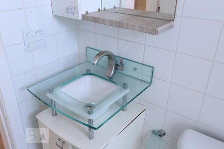 Banheiro - Torneira de apartamento para alugar com 2 quartos, 48m² em Vila Ré, São Paulo