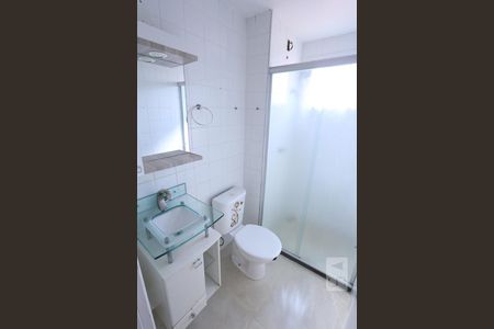 Banheiro de apartamento para alugar com 2 quartos, 48m² em Vila Ré, São Paulo