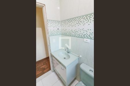 Casa à venda com 152m², 3 quartos e 2 vagasBanheiro 