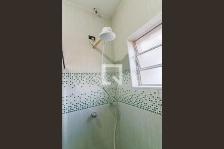 Casa à venda com 152m², 3 quartos e 2 vagasBanheiro 