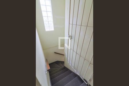 Casa à venda com 152m², 3 quartos e 2 vagasEscadas