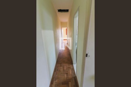 Casa à venda com 152m², 3 quartos e 2 vagasCorredor