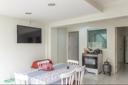 Casa à venda com 318m², 3 quartos e 2 vagasChurrasqueira