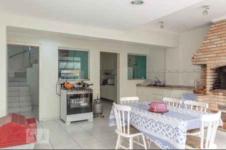 Casa à venda com 318m², 3 quartos e 2 vagasChurrasqueira