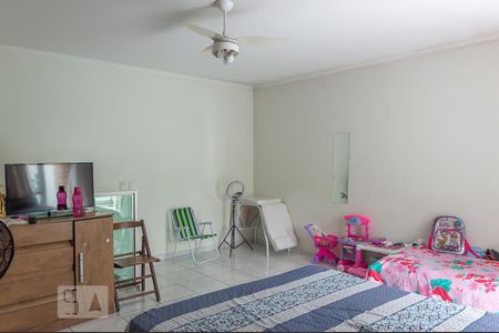 Casa à venda com 318m², 3 quartos e 2 vagasEdícula