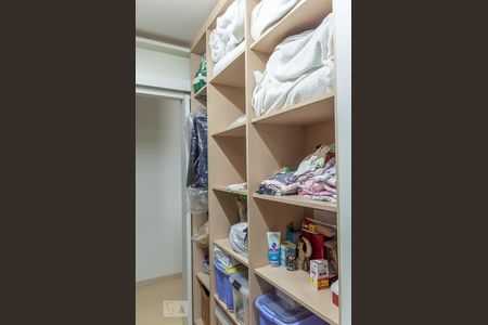 Casa à venda com 318m², 3 quartos e 2 vagasCloset da suíte