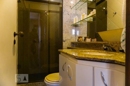 Casa de condomínio à venda com 263m², 4 quartos e 3 vagasBanheiro da Suíte 1