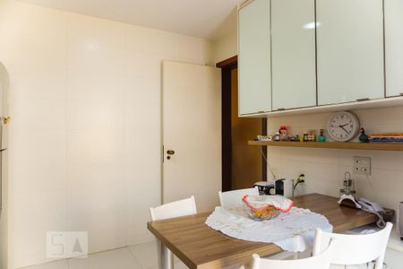 Casa de condomínio à venda com 263m², 4 quartos e 3 vagasCozinha