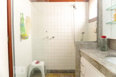 Casa de condomínio à venda com 263m², 4 quartos e 3 vagasBanheiro da Suíte 2