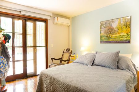 Casa de condomínio à venda com 263m², 4 quartos e 3 vagasSuíte 2