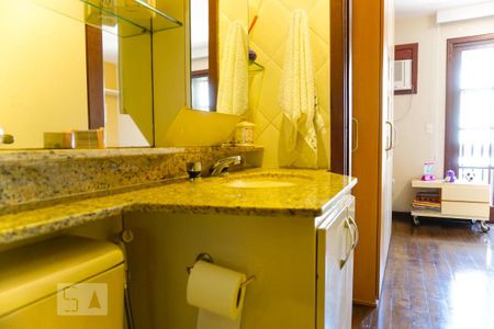 Casa de condomínio à venda com 263m², 4 quartos e 3 vagasBanheiro da Suíte 1