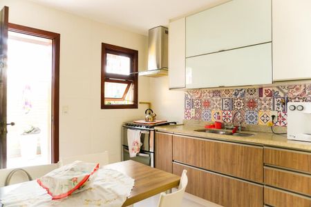 Casa de condomínio à venda com 263m², 4 quartos e 3 vagasCozinha