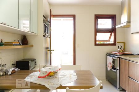 Casa de condomínio à venda com 263m², 4 quartos e 3 vagasCozinha