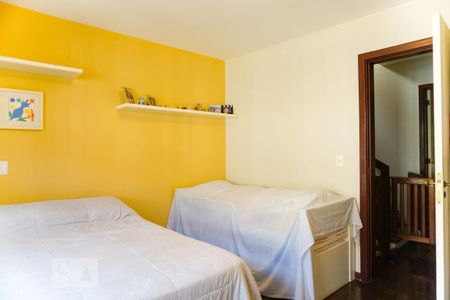 Casa de condomínio à venda com 263m², 4 quartos e 3 vagasSuíte 1