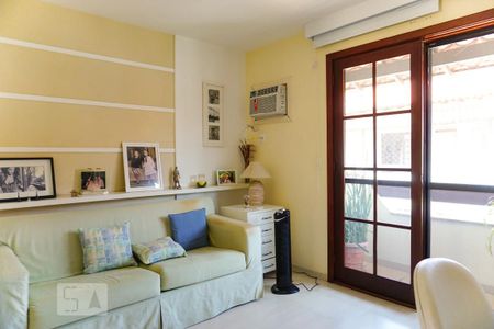 Casa de condomínio à venda com 263m², 4 quartos e 3 vagasQuarto