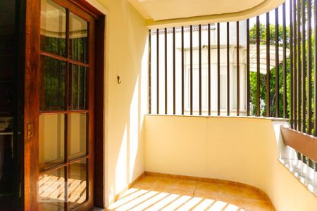 Casa de condomínio à venda com 263m², 4 quartos e 3 vagasVaranda da Suíte 2