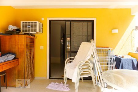 Casa de condomínio à venda com 263m², 4 quartos e 3 vagasVaranda Gourmet