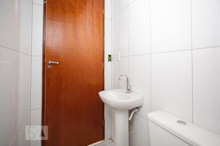 Casa para alugar com 75m², 2 quartos e 1 vaga Casa para alugar com 75m², 2 quartos e 1 vagaBanheiro