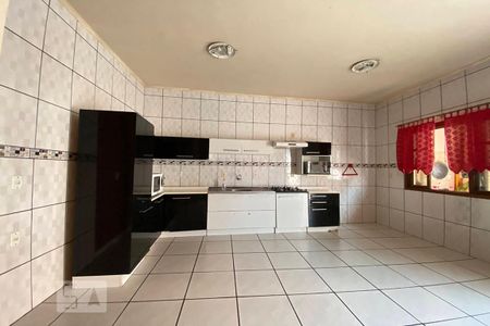 Casa à venda com 280m², 4 quartos e 4 vagasCozinha