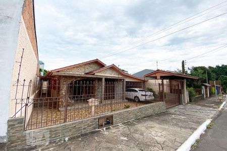 Casa à venda com 280m², 4 quartos e 4 vagasFachada