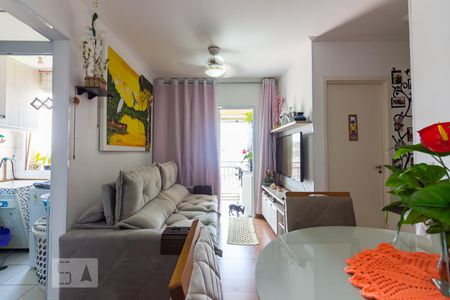 Sala de apartamento para alugar com 2 quartos, 48m² em Conceição, Osasco