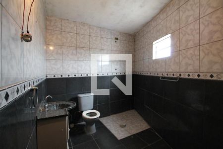 Casa à venda com 700m², 5 quartos e 4 vagasBanheiro da Suíte 2