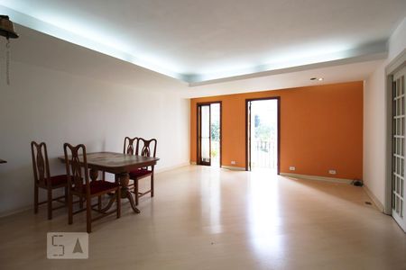Apartamento para alugar com 136m², 3 quartos e 1 vaga Apartamento para alugar com 136m², 3 quartos e 1 vagaSala
