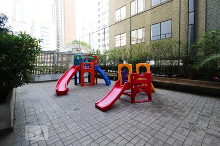 Apartamento para alugar com 136m², 3 quartos e 1 vaga Apartamento para alugar com 136m², 3 quartos e 1 vagaÁrea Comum - Playground
