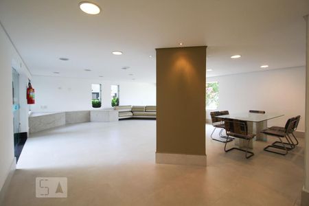 Apartamento para alugar com 136m², 3 quartos e 1 vaga Apartamento para alugar com 136m², 3 quartos e 1 vagaÁrea comum - Salão de festas