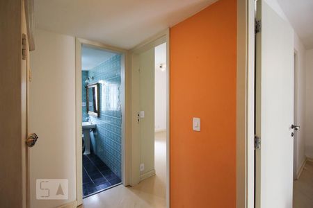 Apartamento para alugar com 136m², 3 quartos e 1 vaga Apartamento para alugar com 136m², 3 quartos e 1 vagaCorredor