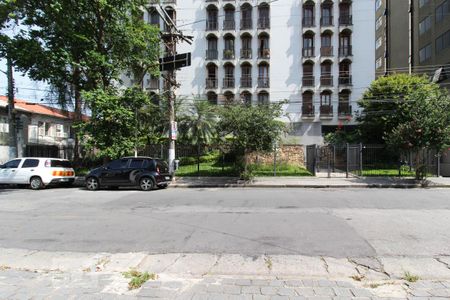 Apartamento para alugar com 136m², 3 quartos e 1 vaga Apartamento para alugar com 136m², 3 quartos e 1 vagaFachada