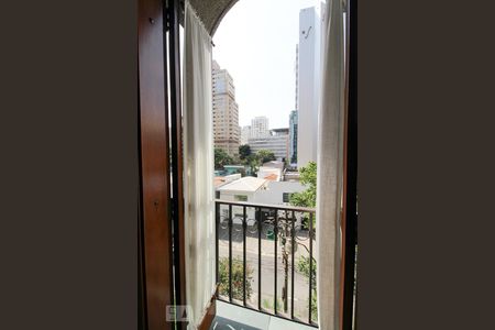 Apartamento para alugar com 136m², 3 quartos e 1 vaga Apartamento para alugar com 136m², 3 quartos e 1 vagaVaranda da Sala