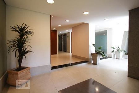 Apartamento para alugar com 136m², 3 quartos e 1 vaga Apartamento para alugar com 136m², 3 quartos e 1 vagaHall