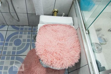 Casa à venda com 90m², 2 quartos e 2 vagasDetalhe banheiro