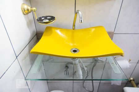 Casa à venda com 90m², 2 quartos e 2 vagasDetalhe banheiro