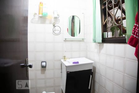 Casa à venda com 90m², 2 quartos e 2 vagasLavabo