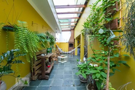 Casa à venda com 269m², 3 quartos e 5 vagasQuintal