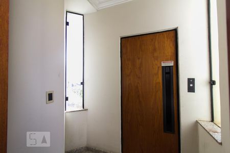 Hall de entrada de apartamento para alugar com 4 quartos, 500m² em Jardim Faculdade, Sorocaba