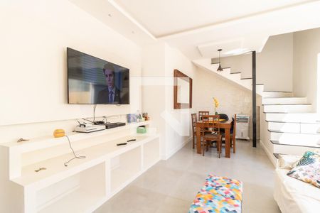 Casa de condomínio à venda com 130m², 3 quartos e 1 vagaSala