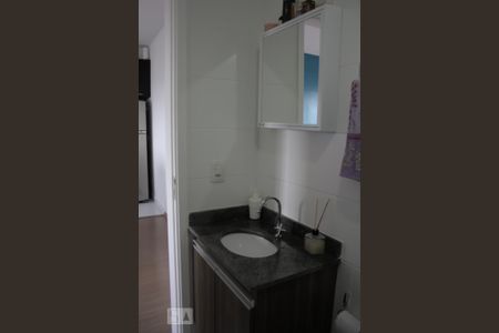 Banheiro de apartamento à venda com 1 quarto, 33m² em Barra Funda, São Paulo