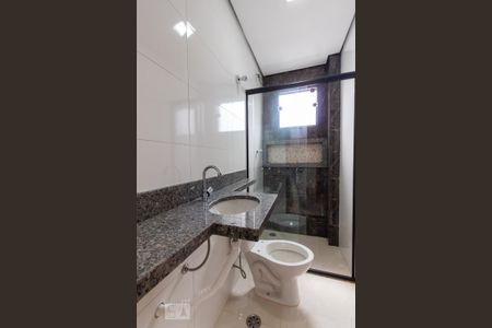 Apartamento para alugar com 67m², 2 quartos e 1 vaga Apartamento para alugar com 67m², 2 quartos e 1 vagaBanheiro da Suíte 1