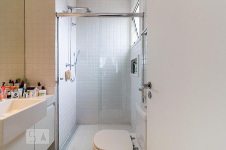 Apartamento à venda com 245m², 3 quartos e 5 vagasBanheiro Suite 1