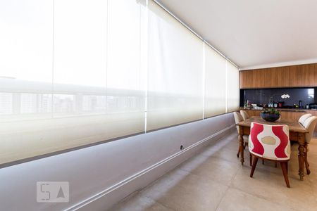 Varanda de apartamento à venda com 3 quartos, 245m² em Itaim Bibi, São Paulo
