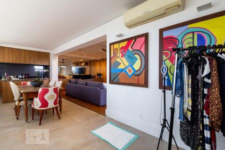 Varanda de apartamento à venda com 3 quartos, 245m² em Itaim Bibi, São Paulo