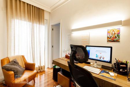 Apartamento à venda com 245m², 3 quartos e 5 vagasEscritório