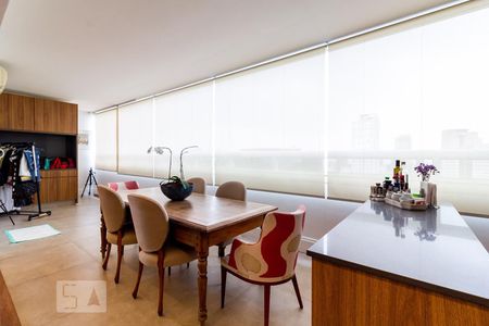 Varanda de apartamento à venda com 3 quartos, 245m² em Itaim Bibi, São Paulo